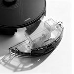 Load image into Gallery viewer, AIRROBO Q20+ anti-tangle rubber brush picking up pet hair and long hair without wrapping
