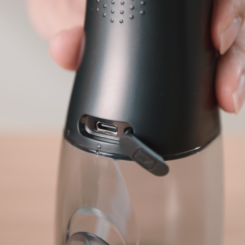 W1 | Portable Waterproof Oral Irrigator